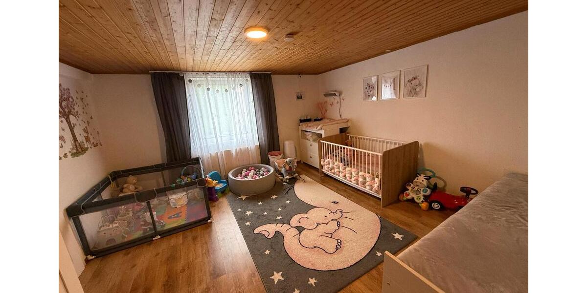 Etagenwohnung Knüllwald - 3 Zimmer, 90 m&sup2;, 655&euro; | Angebot:26564856