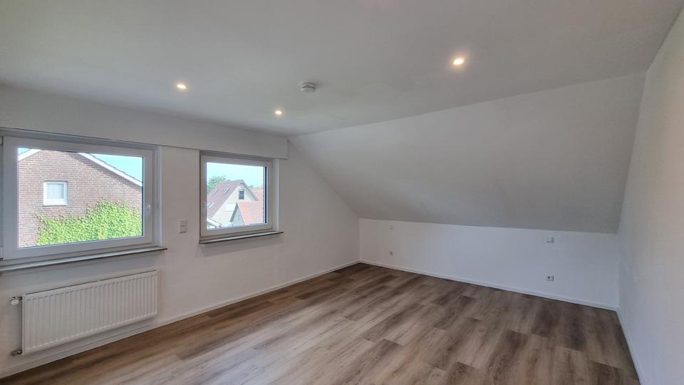 Dachgeschoßwohnung Rietberg - 3 Zimmer, 80 m&sup2;, 975&euro; | Angebot:25255759