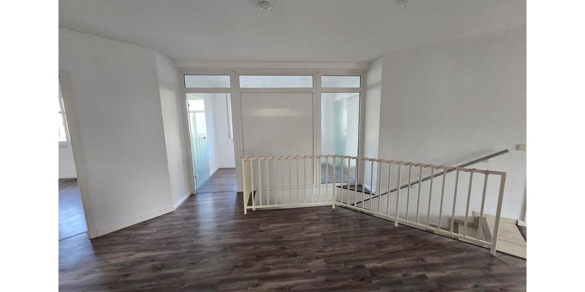 Erdgeschoßwohnung Falkensee - 5 Zimmer, 141 m&sup2;, 2.000&euro; | Angebot:24553142