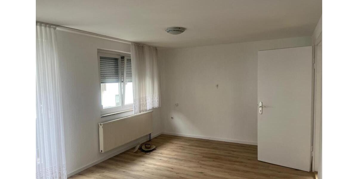 Etagenwohnung Neckartenzlingen - 4 Zimmer, 112 m&sup2;, 1.400&euro; | Angebot:26692449