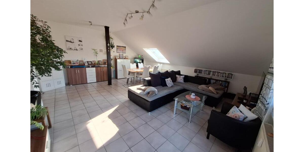 Dachgeschoßwohnung Windeck - 4 Zimmer, 117 m&sup2;, 1.050&euro; | Angebot:25805573