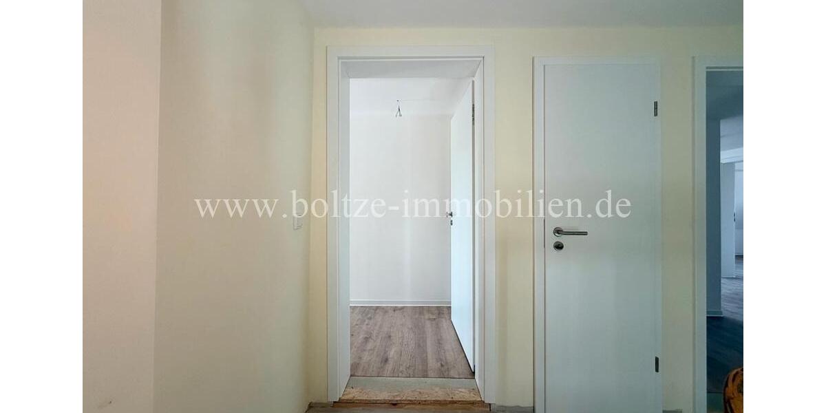 Dachgeschoßwohnung Naumburg (Saale) - 2 Zimmer, 44 m&sup2;, 310&euro; | Angebot:25806754