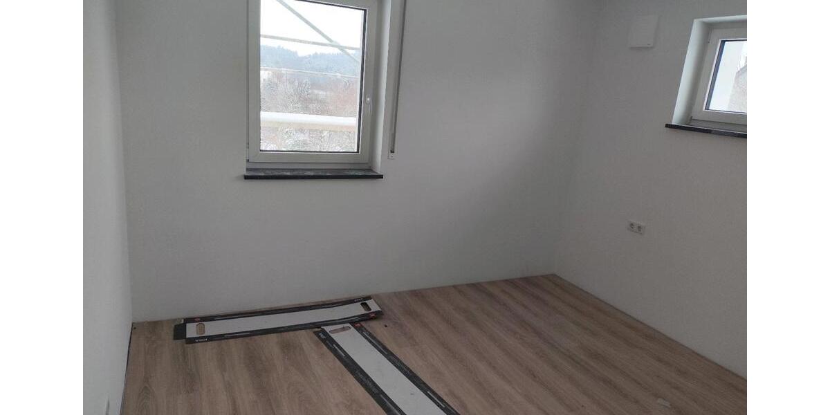 Erdgeschoßwohnung Windischeschenbach - 5 Zimmer, 101 m&sup2;, 1.200&euro; | Angebot:24739733