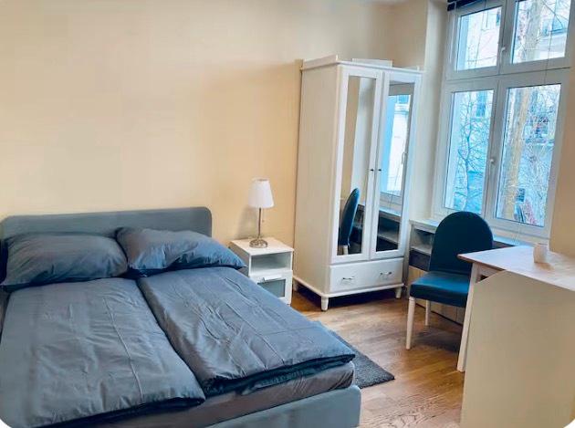 Wohnen auf Zeit Düsseldorf Pempelfort - 1 Zimmer, 20 m&sup2;, 600&euro; | Angebot:26230467