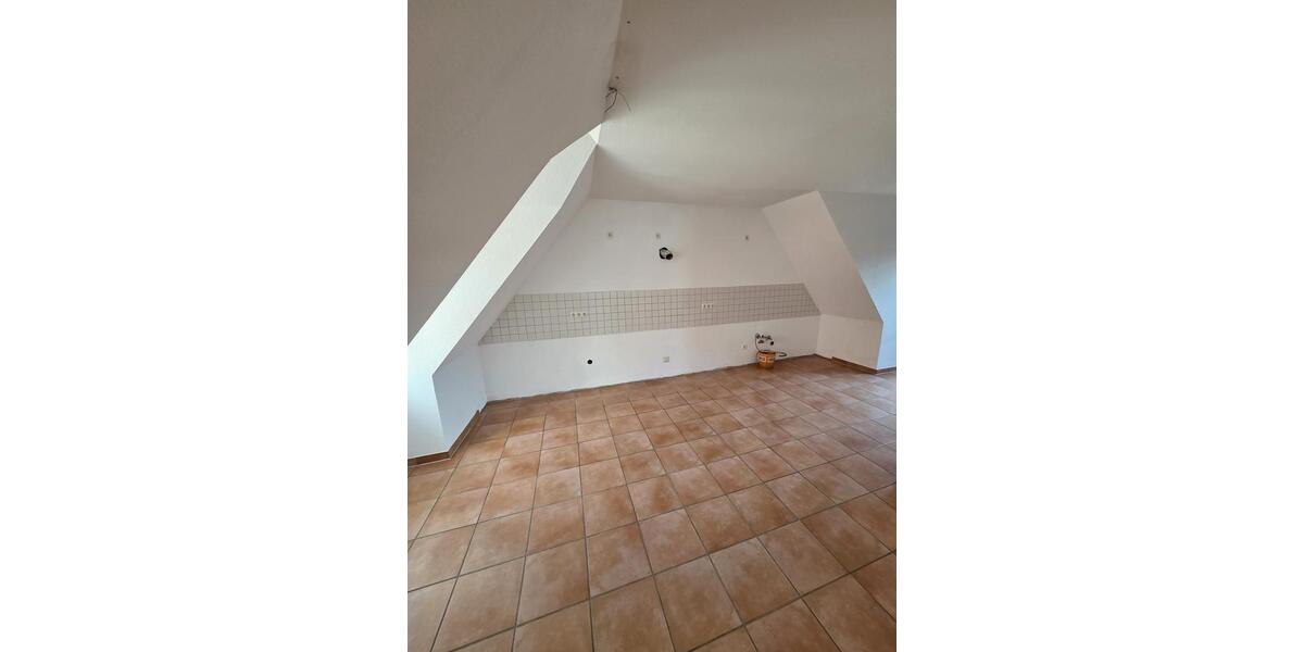 Dachgeschoßwohnung Erfurt - 2 Zimmer, 128 m&sup2;, 1.200&euro; | Angebot:26492734