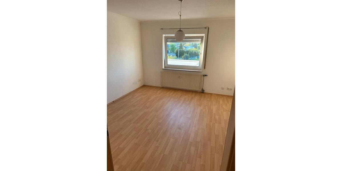 Etagenwohnung Hungen - 3 Zimmer, 120 m&sup2;, 1.100&euro; | Angebot:26448984