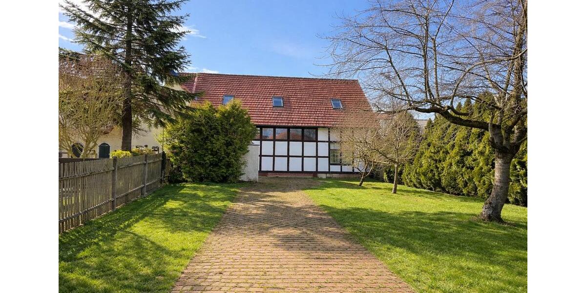 Etagenwohnung Küllstedt - 5 Zimmer, 200 m&sup2;, 950&euro; | Angebot:24530476