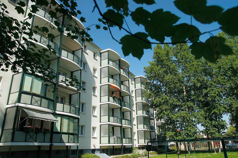 Sanierte 3 Raum Wohnung mit Dusche und Balkon mit tollem Ausblick!