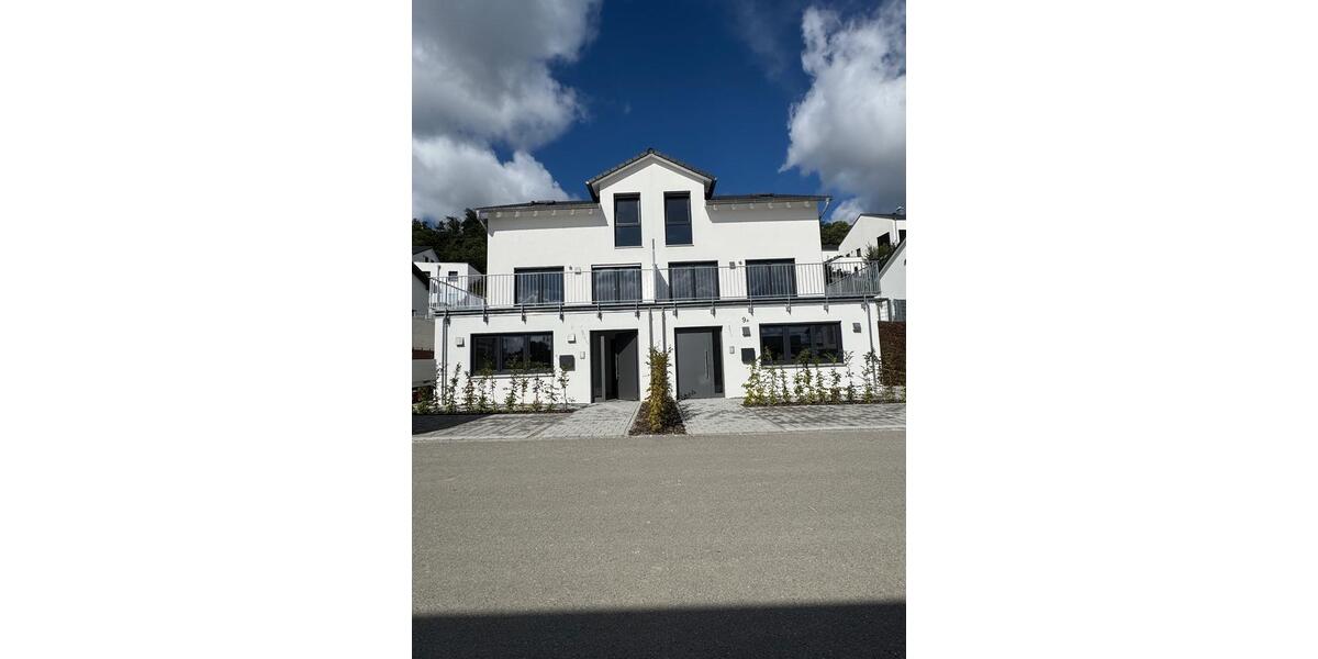 Möblierte Doppelhaushälfte, Moderner NeubauErstbezug in idyllischer Lage 5 zimmer