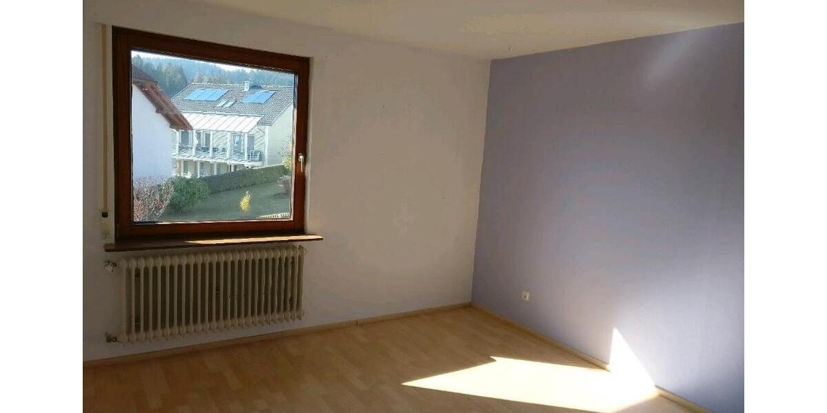 Etagenwohnung Furtwangen im Schwarzwald - 4 Zimmer, 90 m&sup2;, 770&euro; | Angebot:26223611