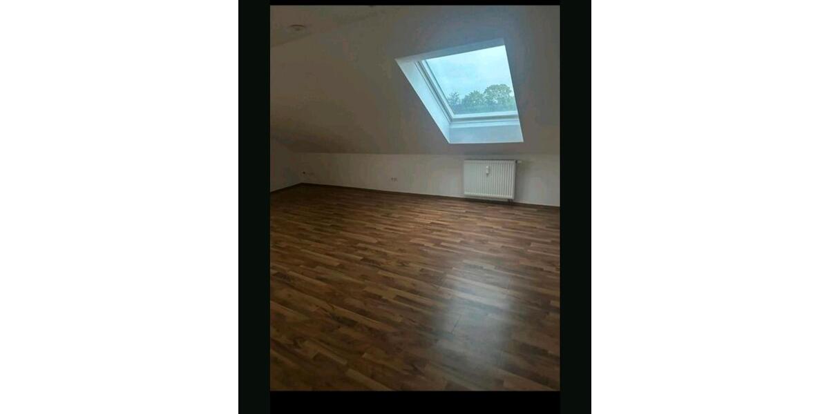 Dachgeschoßwohnung Bovenden - 3 Zimmer, 90 m&sup2;, 1.200&euro; | Angebot:26670627