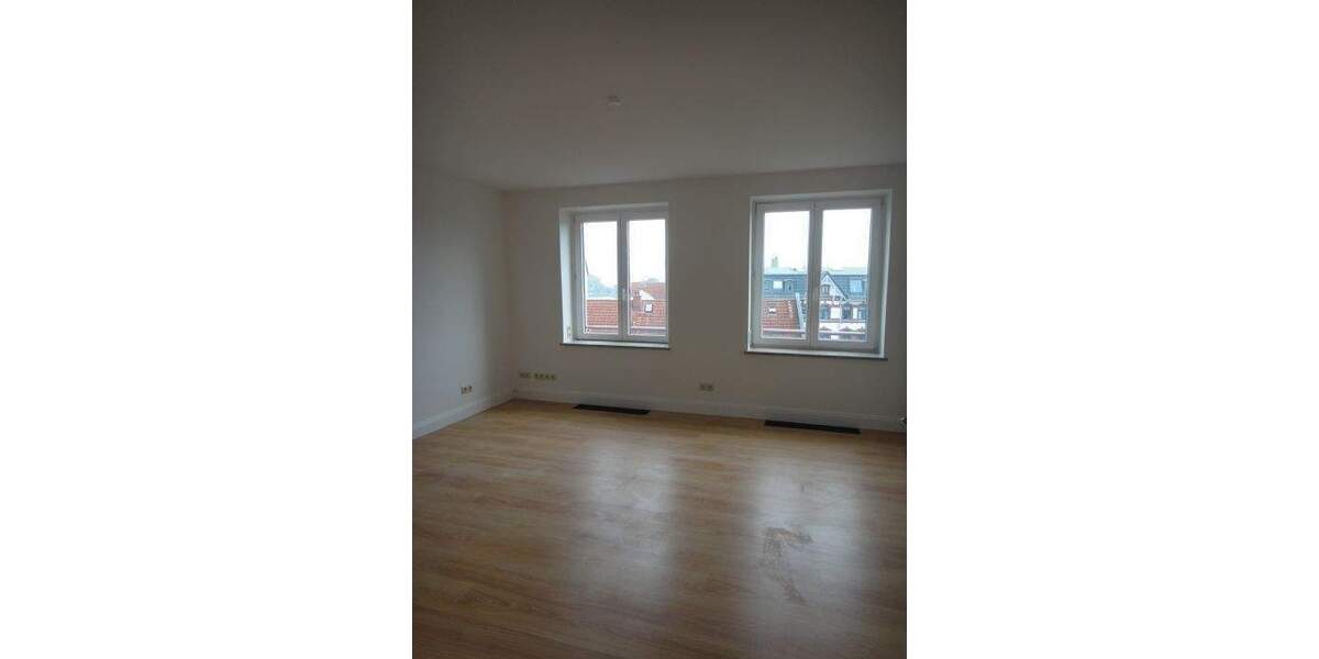 Etagenwohnung Schwerin Feldstadt - 4 Zimmer, 95 m&sup2;, 1.290&euro; | Angebot:24607940