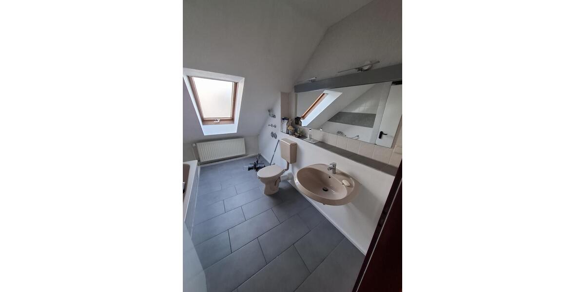 Dachgeschoßwohnung Gifhorn - 4.5 Zimmer, 90 m&sup2;, 810&euro; | Angebot:26638181