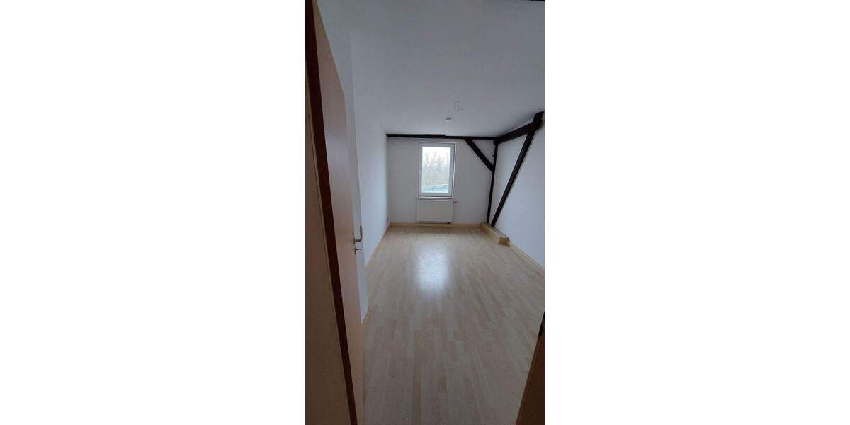 Zimmer Halle (Saale) Damaschkestraße - 3 Zimmer, 94 m&sup2;, 685&euro; | Angebot:25770429