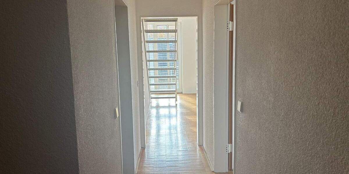 Etagenwohnung Weißenfels - 3 Zimmer, 109 m&sup2;, 800&euro; | Angebot:25770425