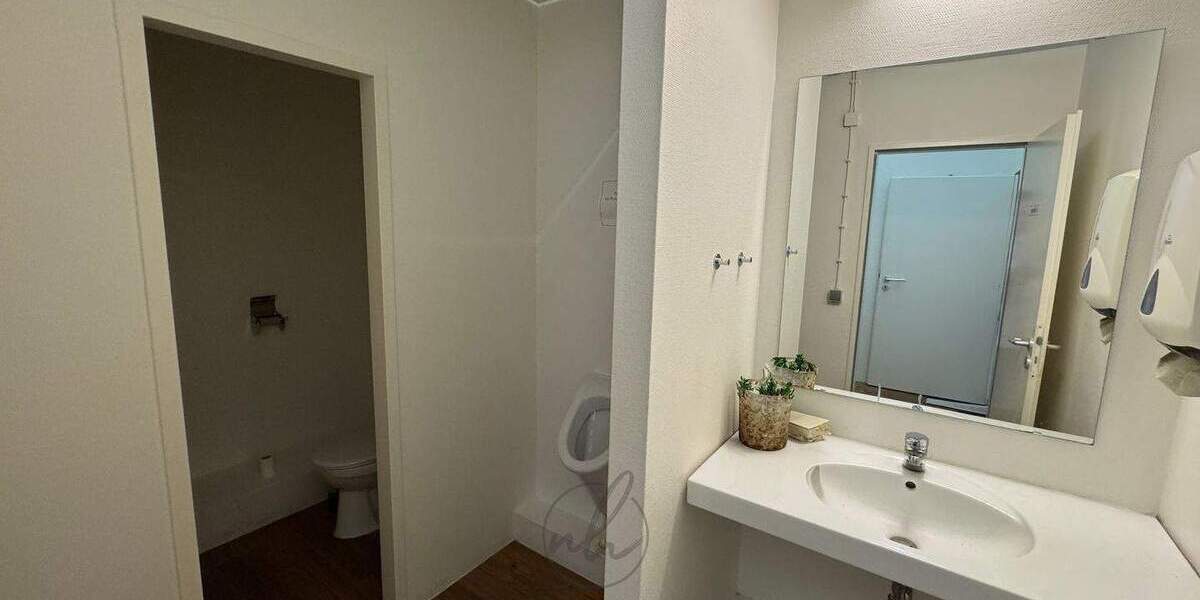 Gewerbeobjekt Hamburg Bahrenfeld - 7 Zimmer, 330 m&sup2;, 6.105&euro; | Angebot:26751565