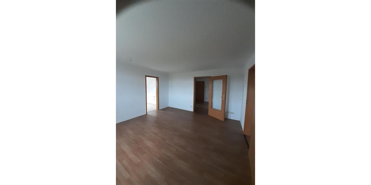 Erdgeschoßwohnung Penig - 2.5 Zimmer, 65 m&sup2;, 400&euro; | Angebot:21210311