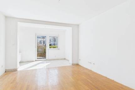 Schöne 2- Zimmer- Wohnung mit Terrasse in Obermenzing