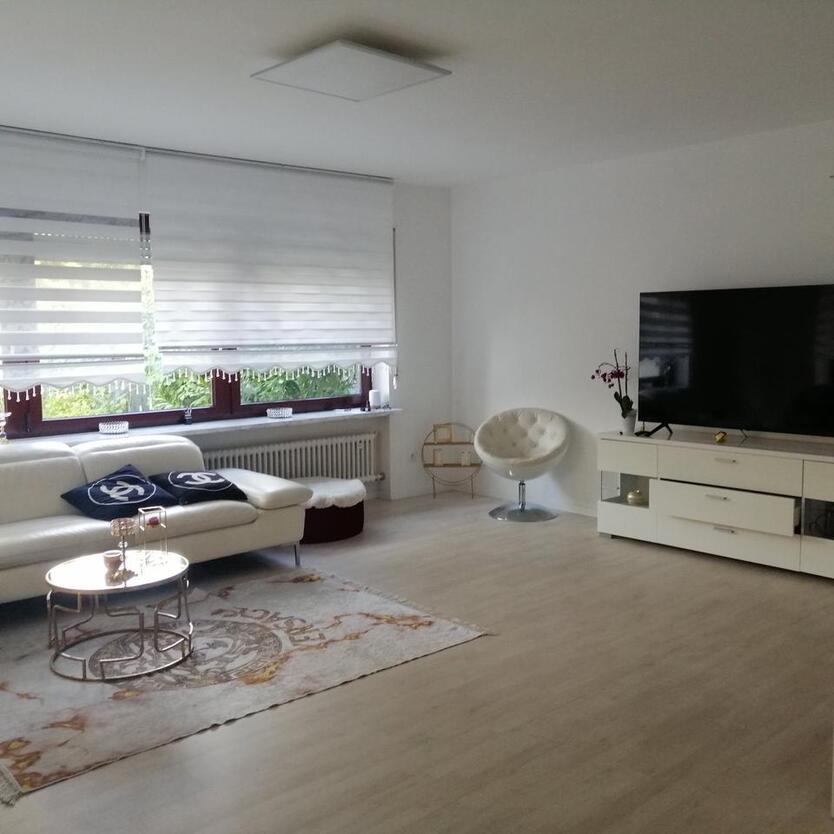 2-Zimmer Wohnung - Teilweise möbiliert - Garten zimmer