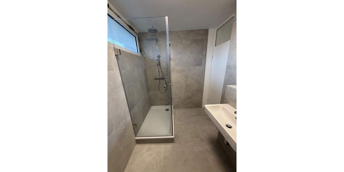 Etagenwohnung Köln Westhoven - 3 Zimmer, 96 m&sup2;, 1.400&euro; | Angebot:25154092