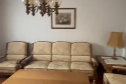 Vermiete Wohnung ca 100 m2 in Zweifamilienhaus 1 zimmer