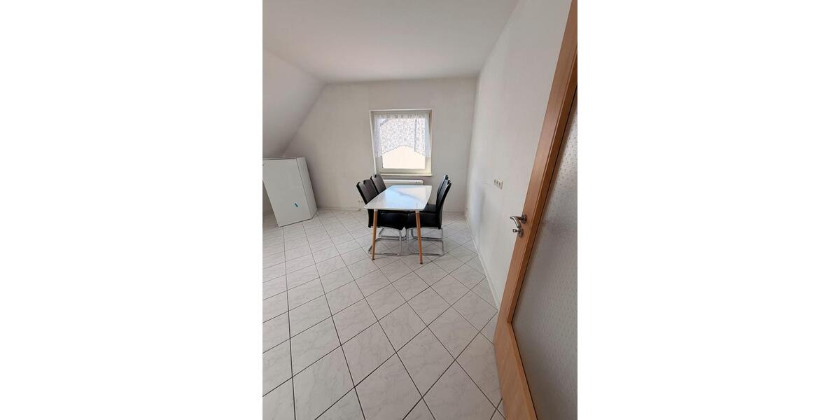 Dachgeschoßwohnung Taunusstein - 3 Zimmer, 85 m&sup2;, 1.100&euro; | Angebot:26283664