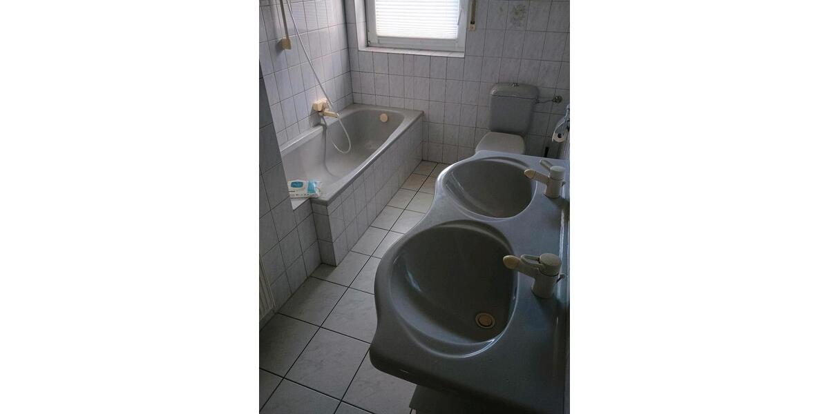 Etagenwohnung Eschenburg - 4 Zimmer, 126 m&sup2;, 1.200&euro; | Angebot:26618310