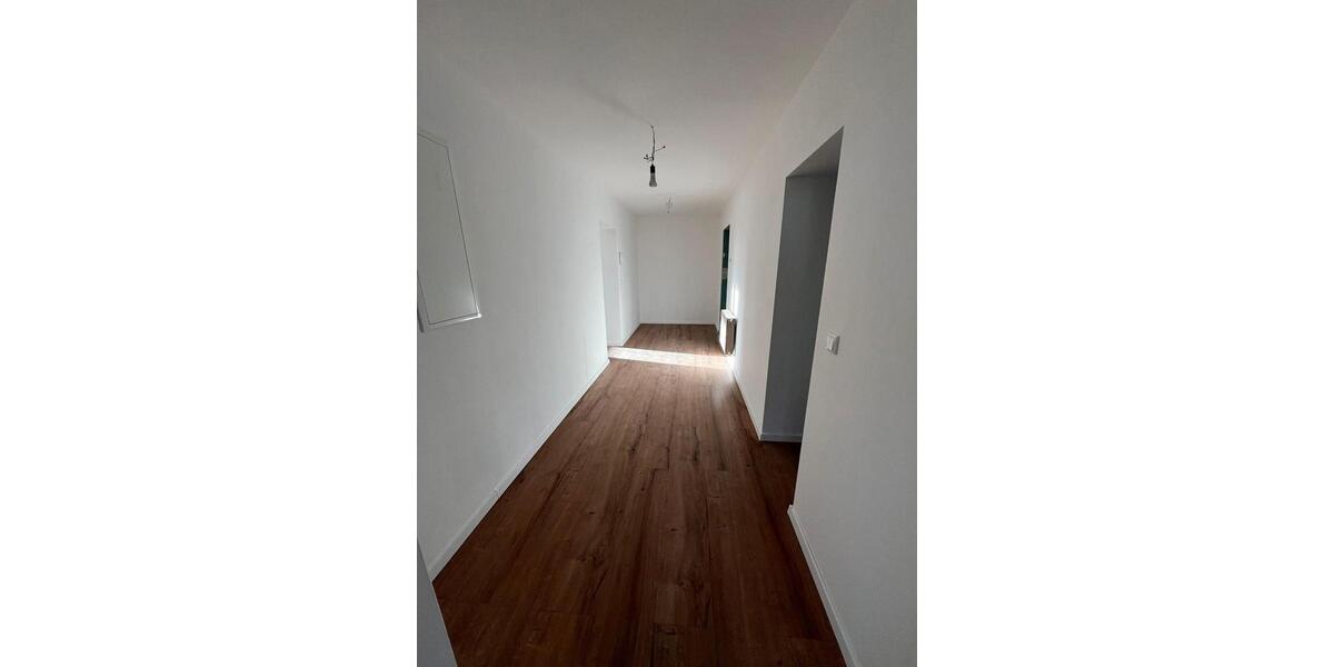 Dachgeschoßwohnung Gößnitz - 3 Zimmer, 130 m&sup2;, 1.220&euro; | Angebot:25923857