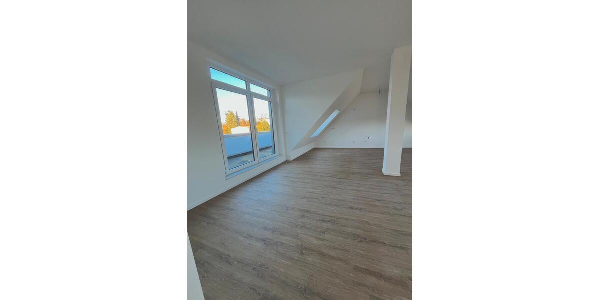 Dachgeschoßwohnung Siegburg - 3 Zimmer, 100 m&sup2;, 1.280&euro; | Angebot:25854384