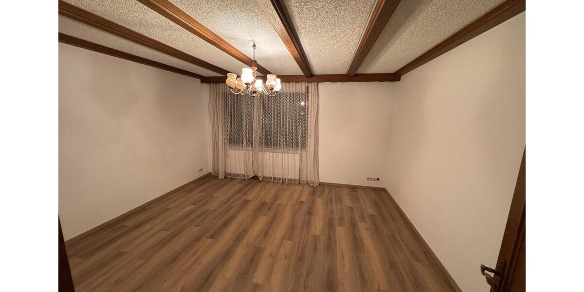 Dachgeschoßwohnung Preußisch Oldendorf - 2 Zimmer, 75 m&sup2;, 470&euro; | Angebot:25256413