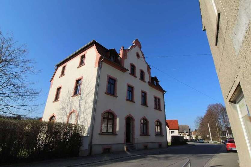 Büro in Langenleuba-Niederhain 456,50 € 83 m²