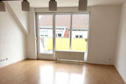 Wohnung Schriesheim - 2 Zimmer, 91 m&sup2;, 1.110&euro; | Angebot:25226282