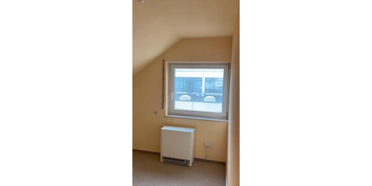 Dachgeschoßwohnung Flein - 3 Zimmer, 63 m&sup2;, 800&euro; | Angebot:26169749