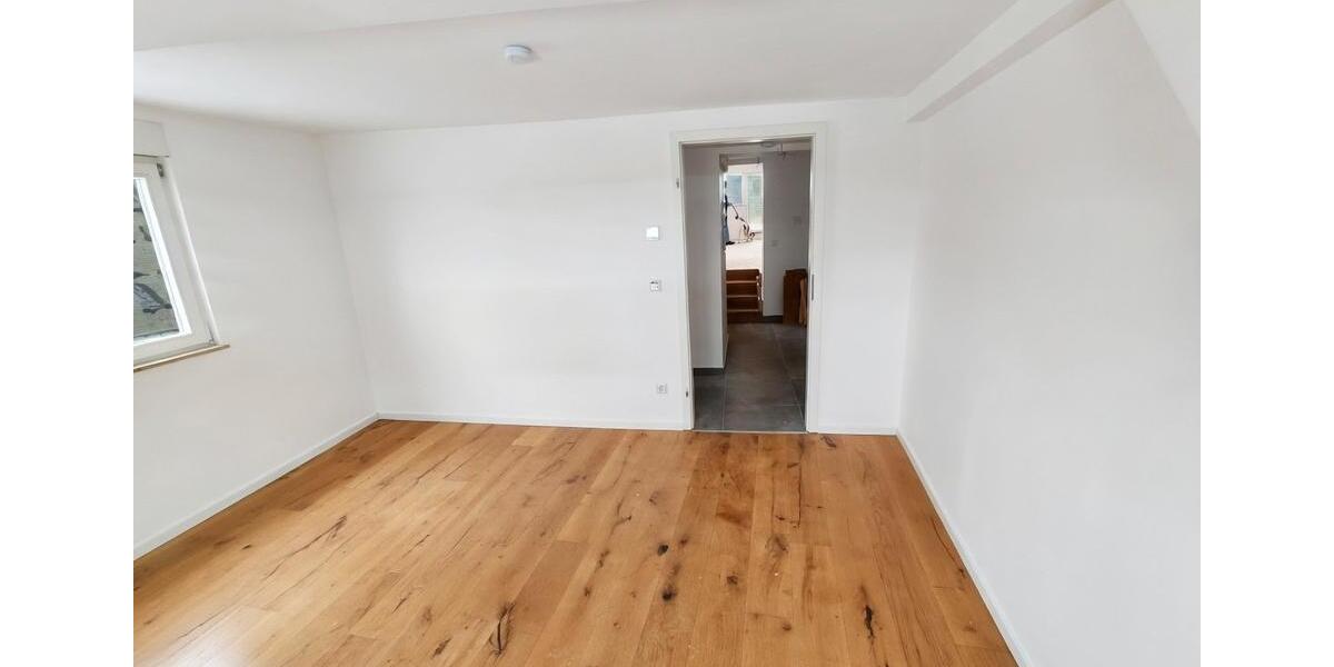 Dachgeschoßwohnung Schnaittach - 3 Zimmer, 102 m&sup2;, 1.200&euro; | Angebot:26290194