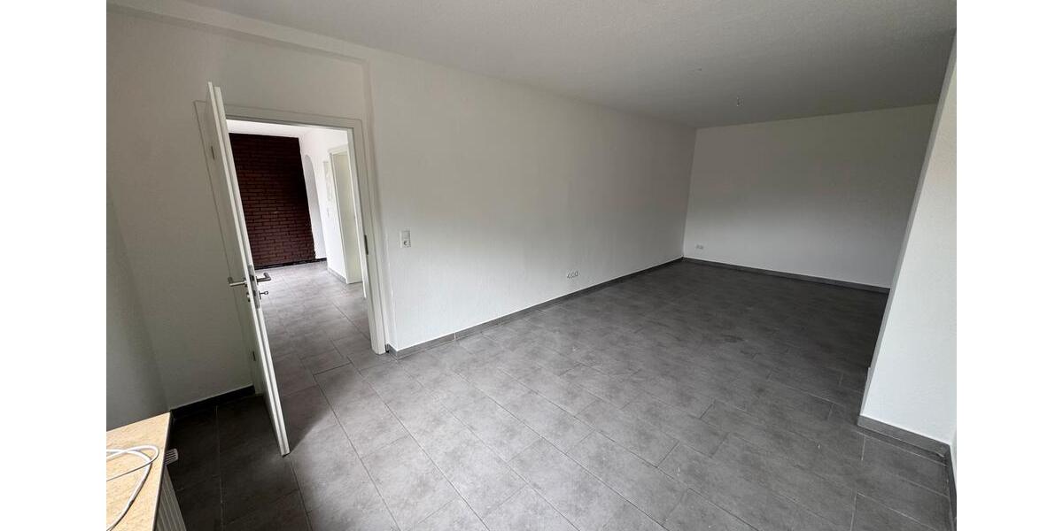 Etagenwohnung Saterland - 4 Zimmer, 150 m&sup2;, 1.000&euro; | Angebot:25351474