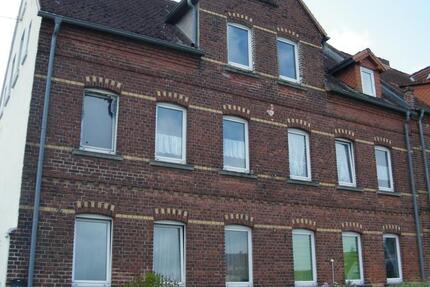 Wohnung Teuchern - 2 Zimmer, 52 m&sup2;, 260&euro; | Angebot:12003094