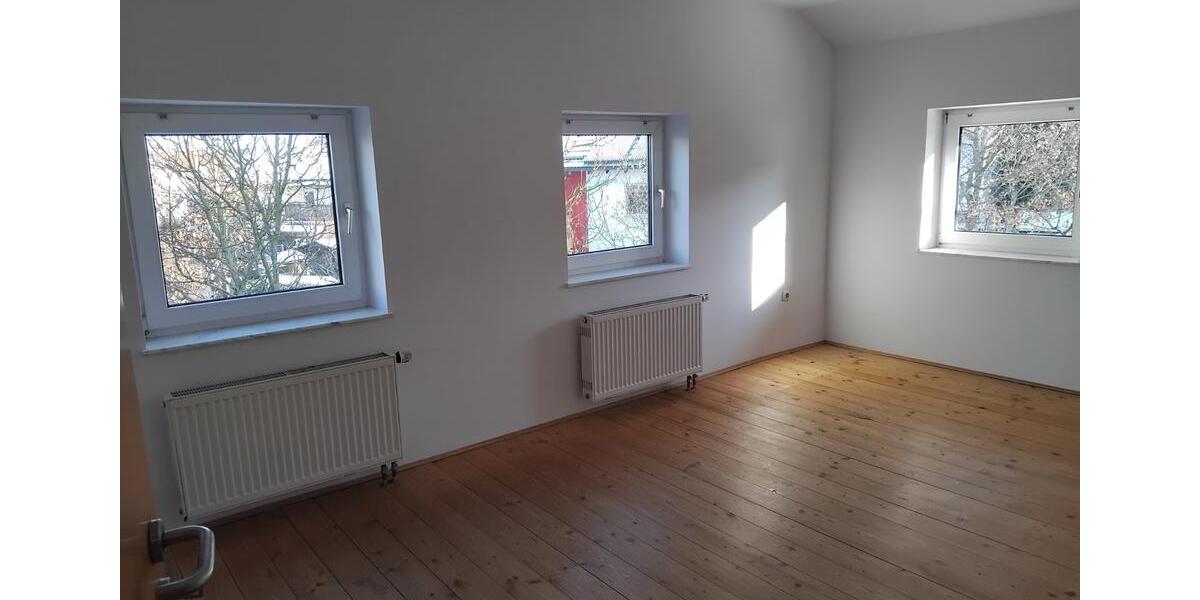 Etagenwohnung Kraiburg am Inn - 5 Zimmer, 120 m&sup2;, 1.250&euro; | Angebot:25896154