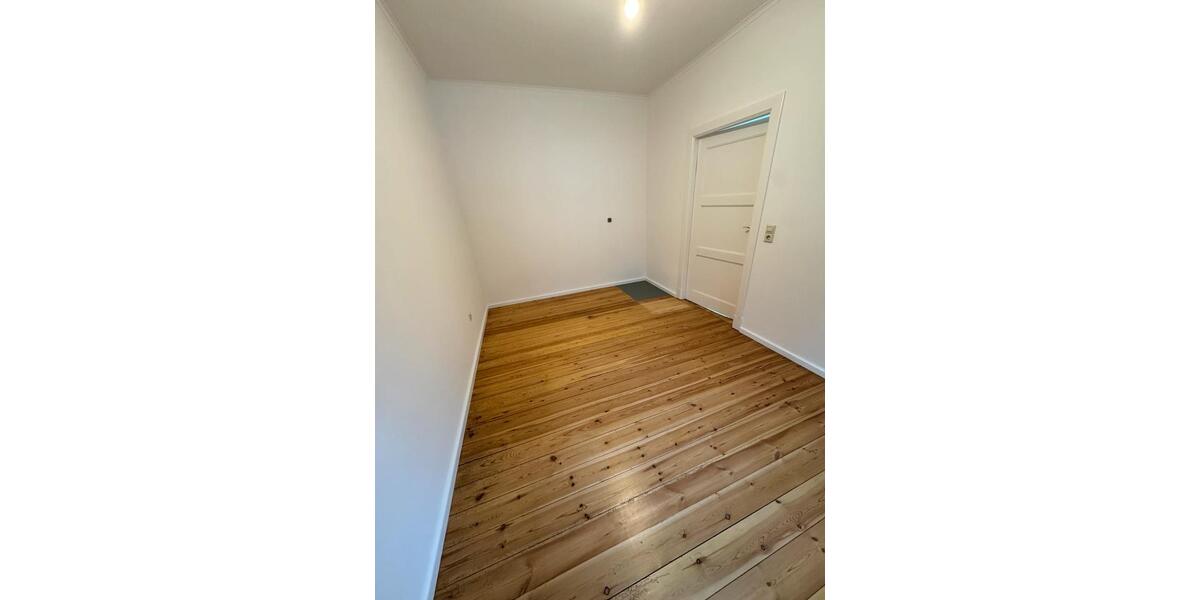 Sanierte 2-Raum-Wohnung im Grünen, nahe Sportplatz, inkls Küche 2 zimmer