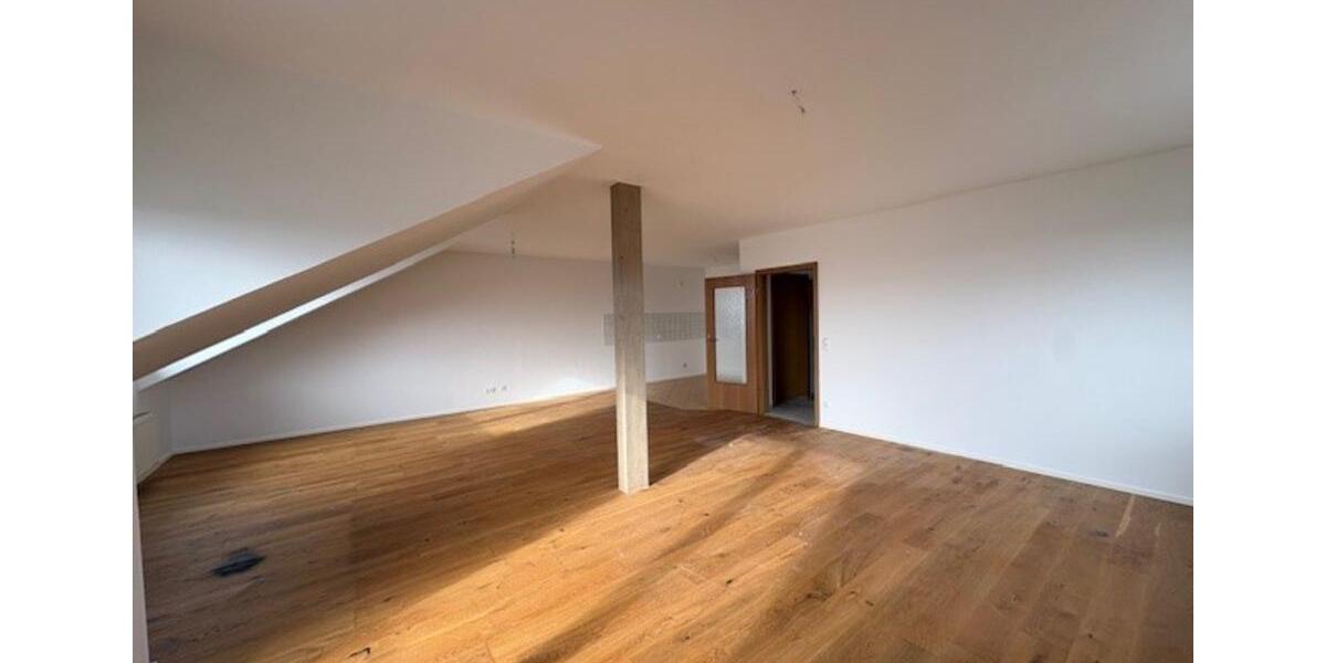 schöne, helle 3 Zi. Dachg.-Whg. mit Balkon in BurgkirchenHolzen 3 zimmer