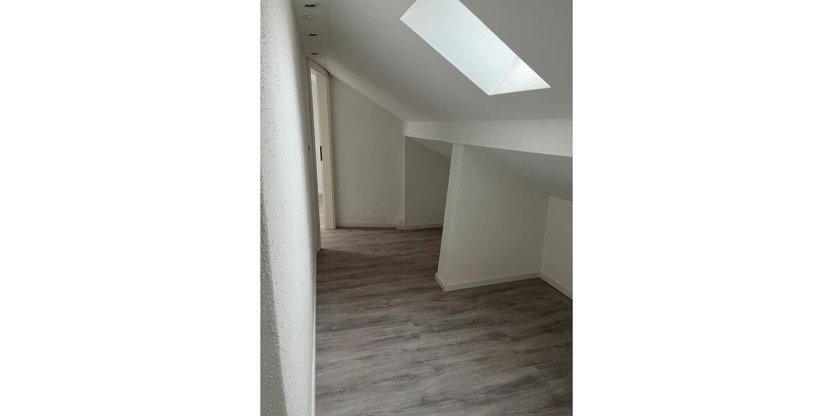 Dachgeschoßwohnung Kaiserslautern Bahnheim - 1 Zimmer, 45 m&sup2;, 590&euro; | Angebot:25941917