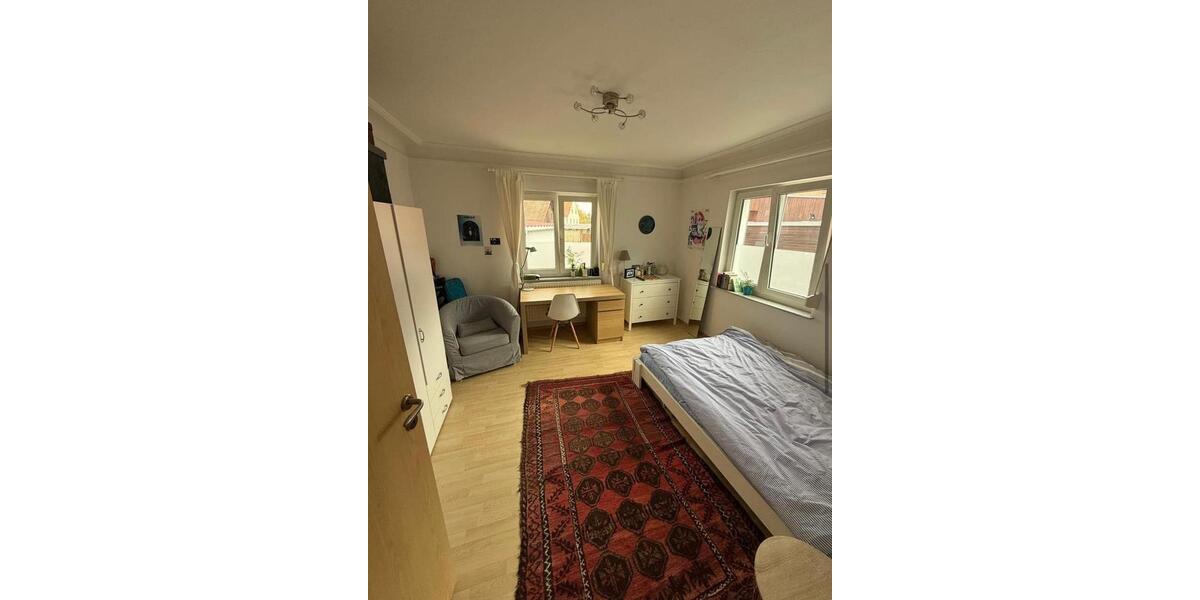 Erdgeschoßwohnung Friedrichshafen - 3.5 Zimmer, 89 m&sup2;, 1.180&euro; | Angebot:26705166
