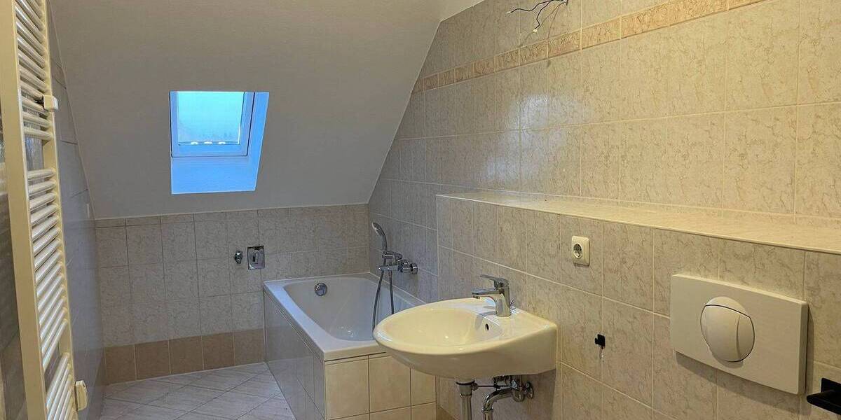 Etagenwohnung Chemnitz Borna-Heinersdorf - 3 Zimmer, 75 m&sup2;, 469&euro; | Angebot:26205436