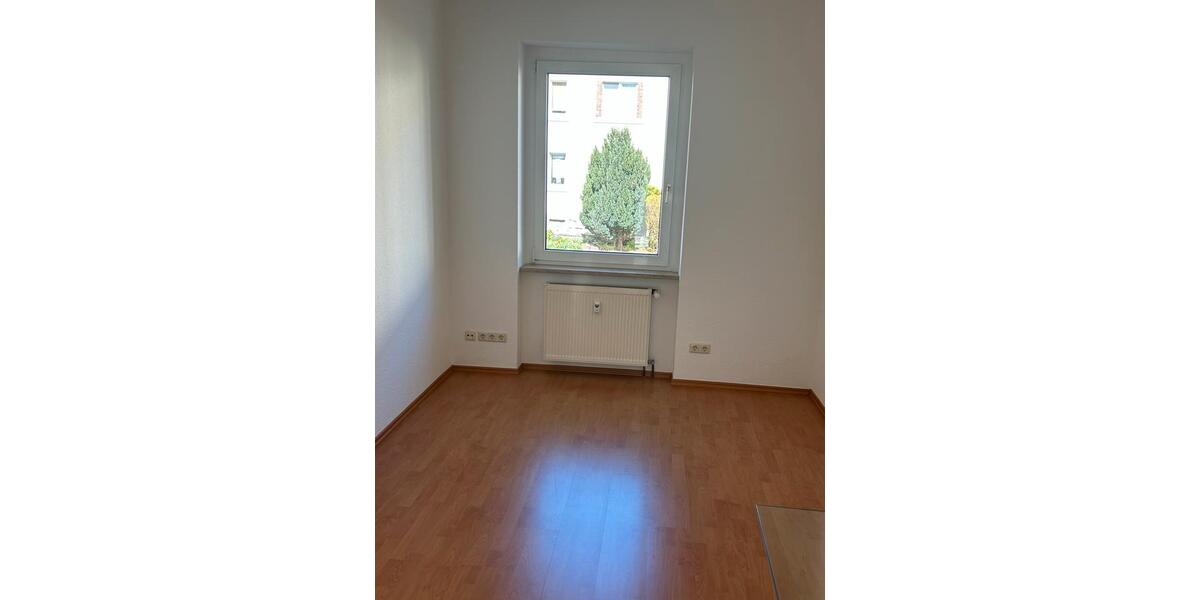 Erdgeschoßwohnung Zeitz - 3 Zimmer, 70 m&sup2;, 420&euro; | Angebot:26285236