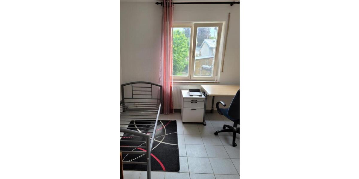 Vermiete ca. 16 qm teilmöbliertes Zimmer in Nichtraucher-Zimmer 1 zimmer