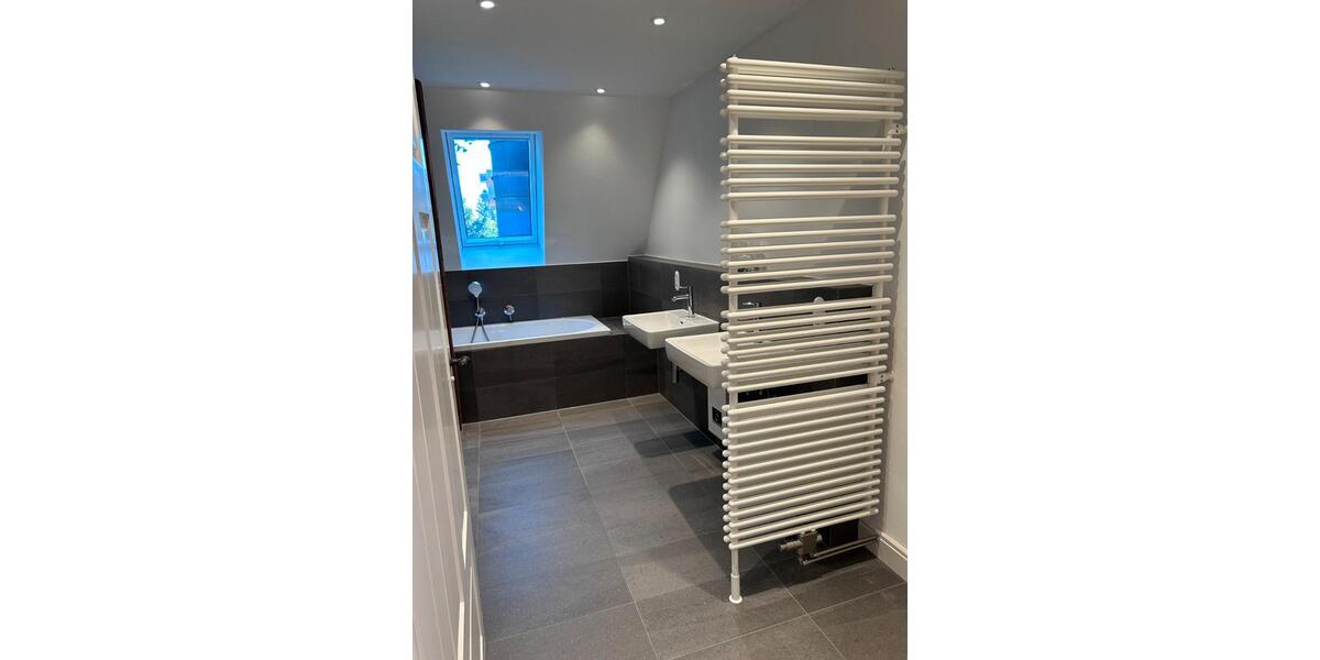 Dachgeschoßwohnung Ravensburg - 5 Zimmer, 153 m&sup2;, 2.475&euro; | Angebot:26562340