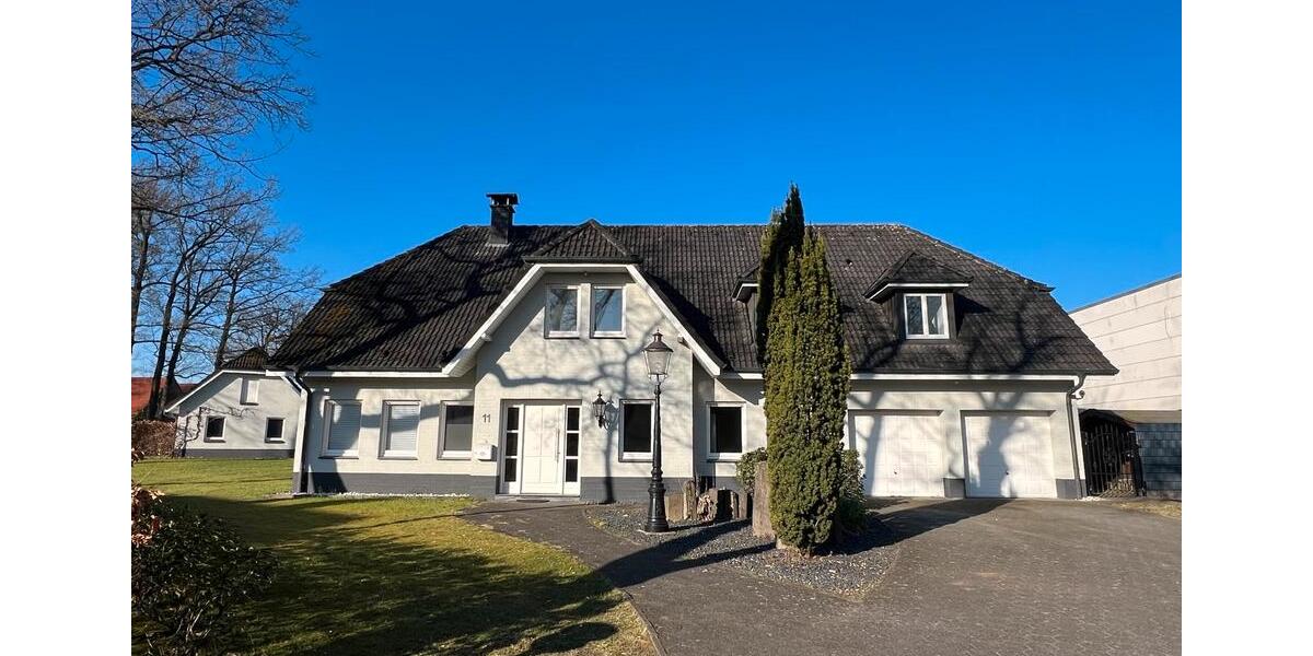 Einfamilienhaus Gronau (Westfahlen) - 10 Zimmer, 300 m&sup2;, 2.700&euro; | Angebot:23702922