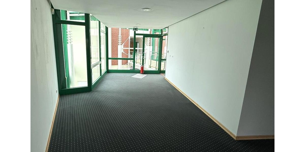 Große Gewerbeeinheit mit Glasfaseranschluss in Peitz zu vermieten! zimmer