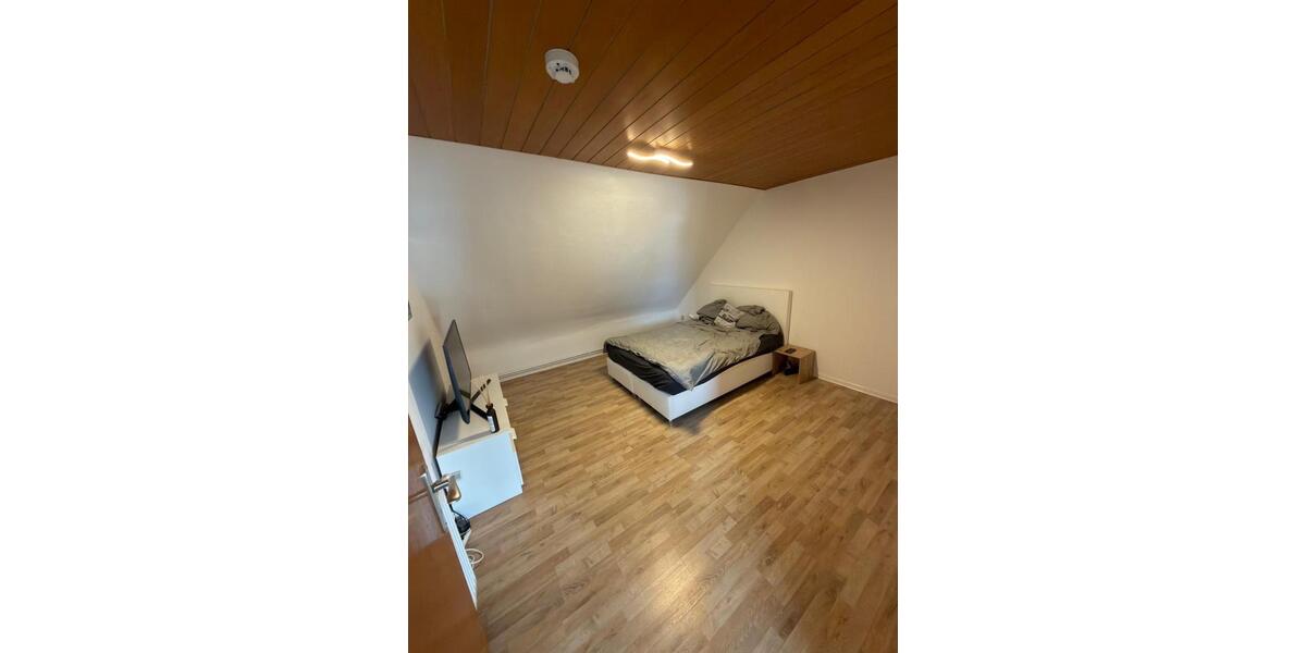 Dachgeschoßwohnung Duderstadt - 3 Zimmer, 77 m&sup2;, 400&euro; | Angebot:24804010