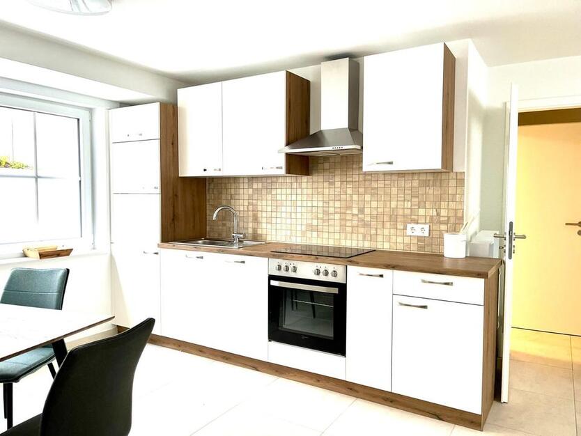 Helles 1-Raum-Appartment, modern möbliert