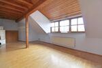 Etagenwohnung Roßtal - 4.5 Zimmer, 157 m&sup2;, 1.300&euro; | Angebot:26316253